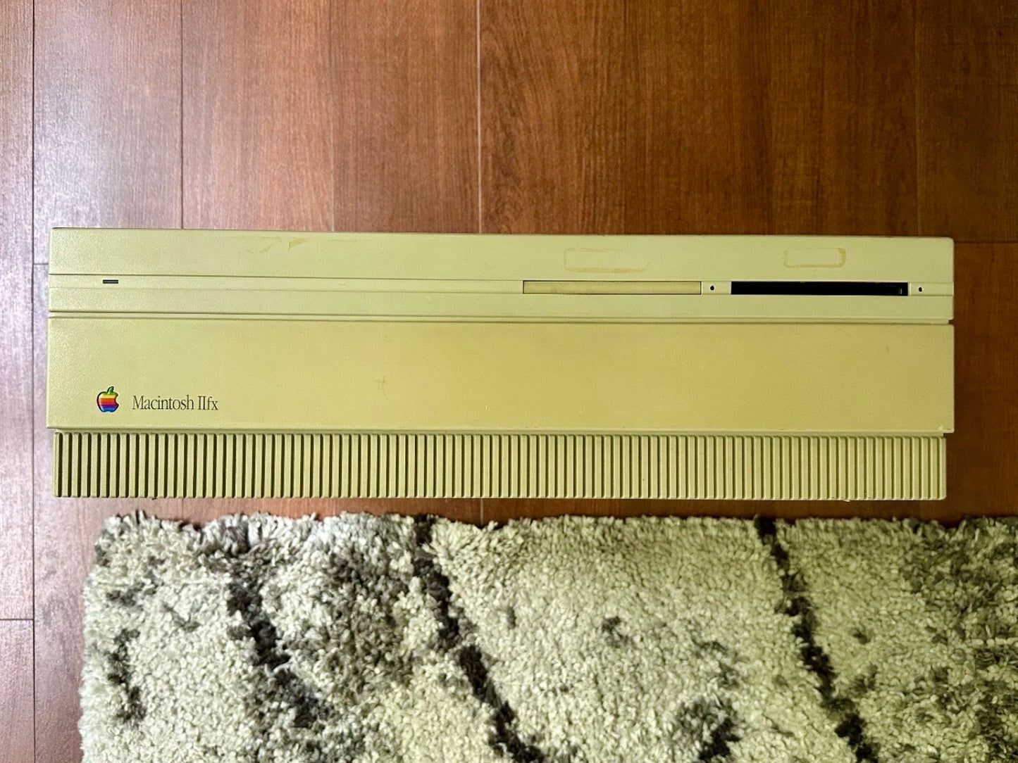 Apple Macintosh IIfx 40MHz 68030 w/ 32MB RAM Supermac Thunder - Restored