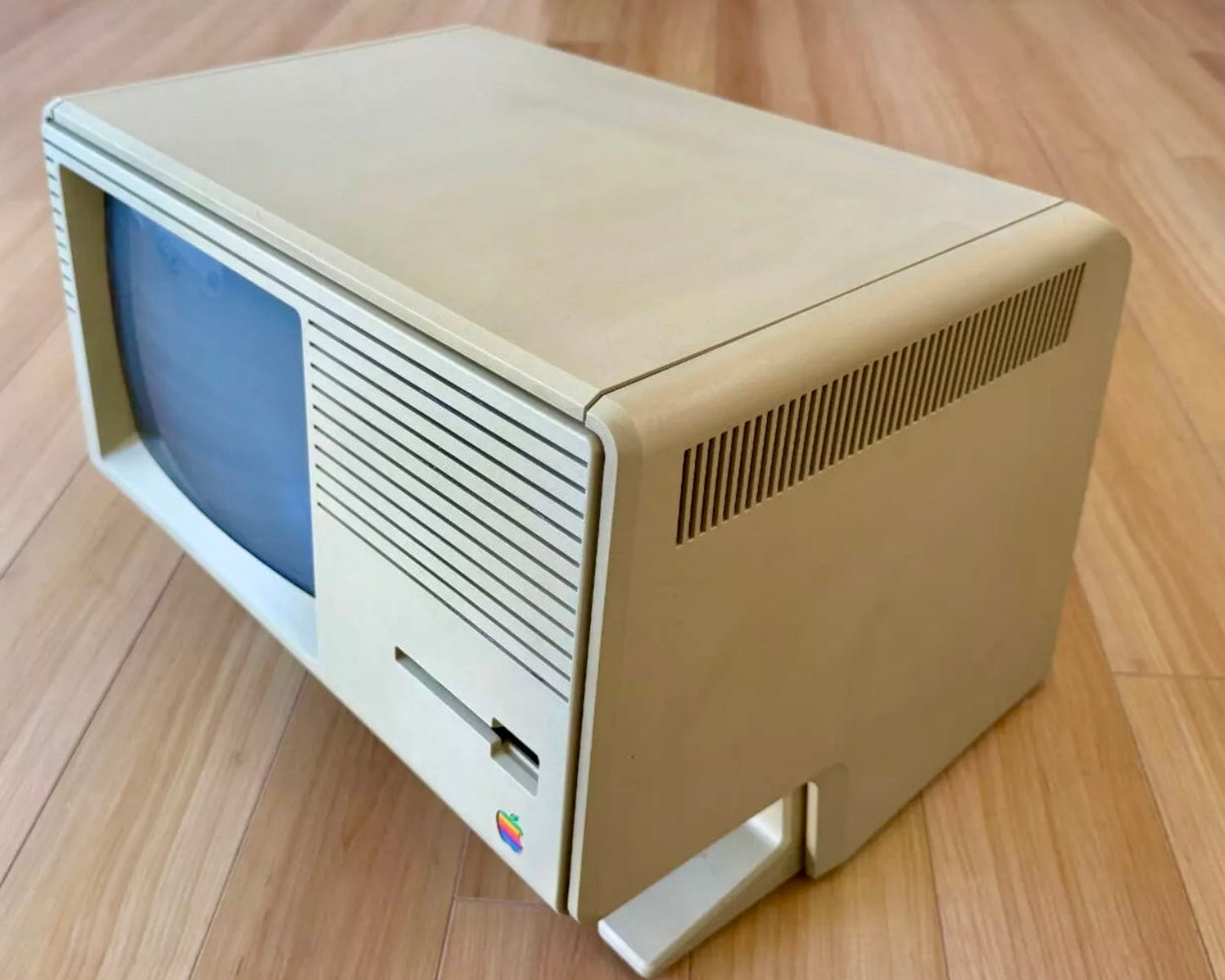 Apple LISA 2/5 Computer w/ Keyboard, Mouse, Manuals & Disk (WORKS) - reJUNKshop