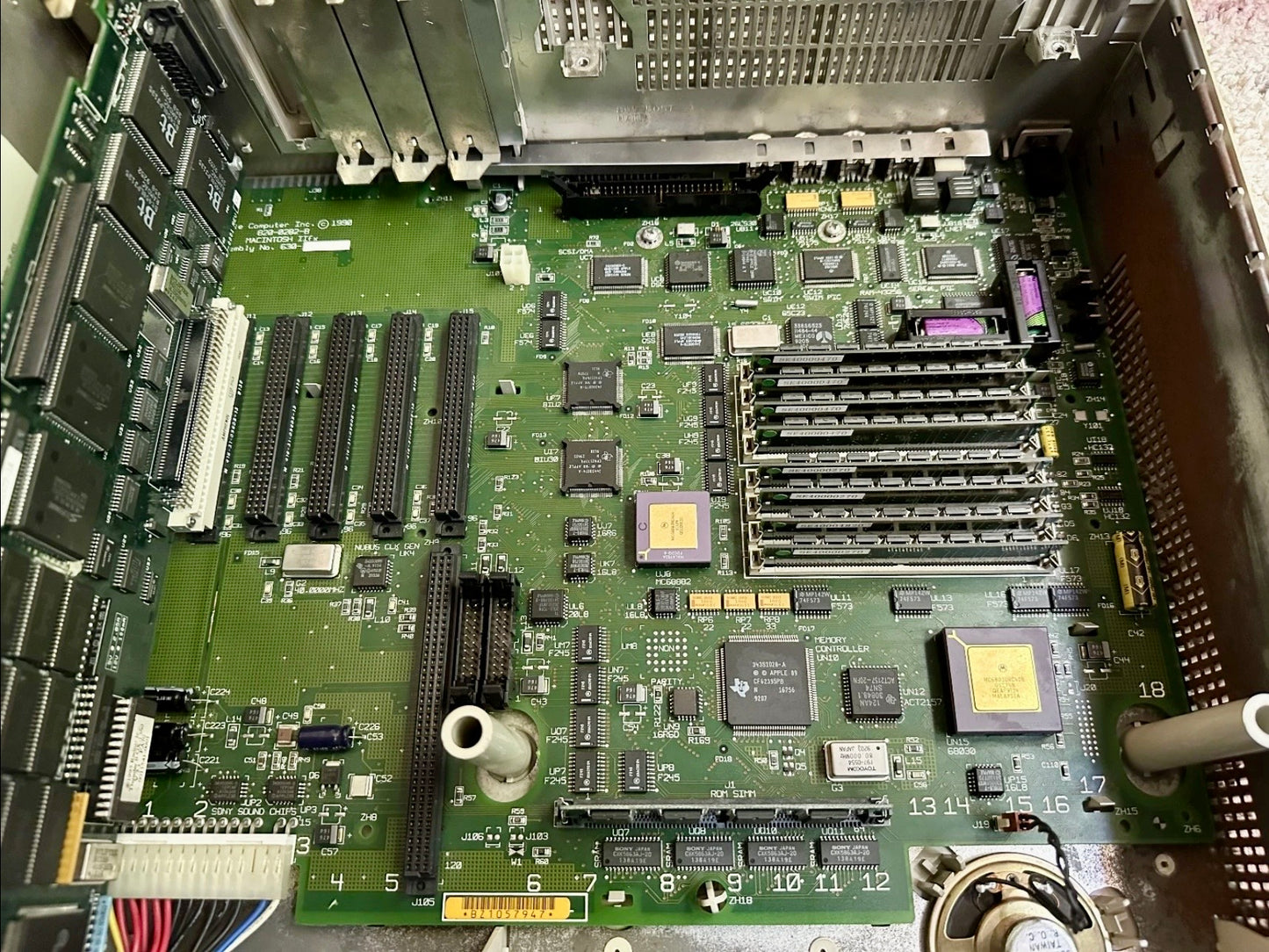 Apple Macintosh IIfx 40MHz 68030 w/ 32MB RAM Supermac Thunder - Restored
