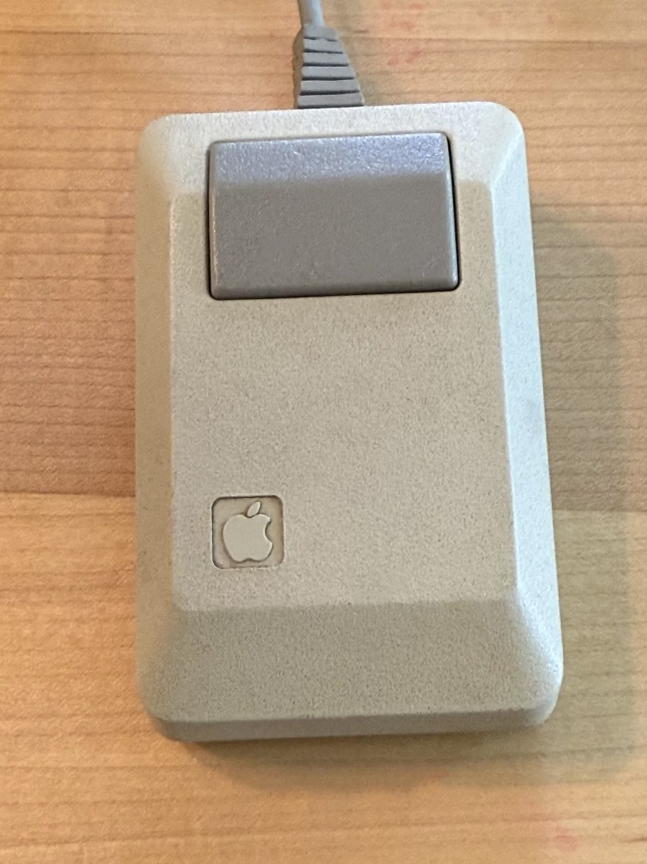 Apple LISA 2/5 Computer w/ Keyboard, Mouse, Manuals & Disk (WORKS) - reJUNKshop