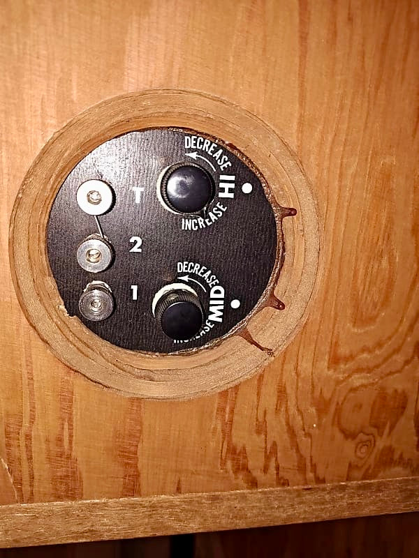 Set Of Acoustic Research AR-3a HiFi Stereo Speakers; Walnut - reJUNKshop