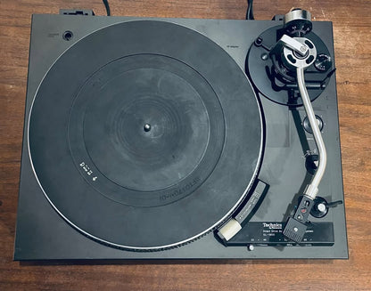 TECHNICS SL-1900 Direct Drive Automatic Turntable & AT Cartridge, by Panasonic