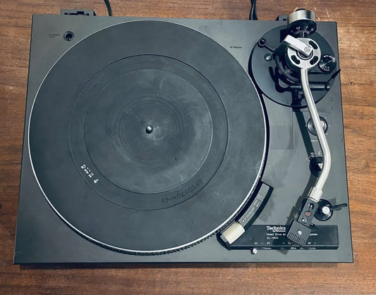 TECHNICS SL-1900 Direct Drive Automatic Turntable & AT Cartridge, by Panasonic