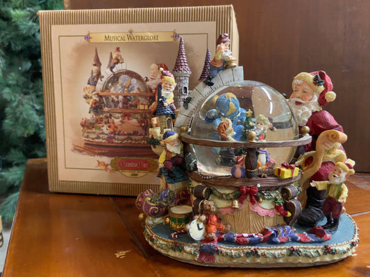 Collector’s Edition Musical Waterglobe; Grandeur Noel, 2000 - reJUNKshop