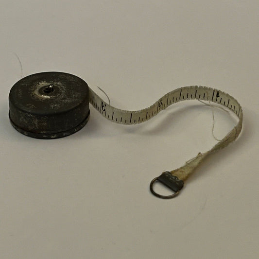 Mini Retractable Measuring Tape; by Singer Sewing Co. - reJUNKshop